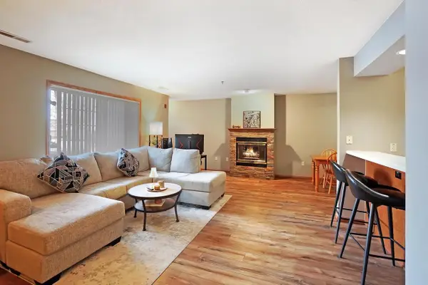 17354 W Lincoln AVENUE, New Berlin, WI 53146