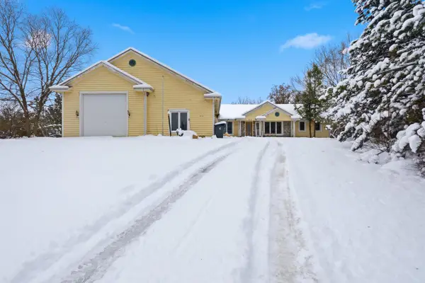 1714 Boulder COURT, Waukesha, WI 53189