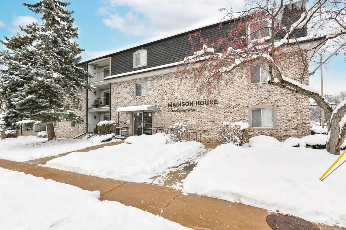 237 Madison STREET #56, Waukesha, WI 53188 - Image #1