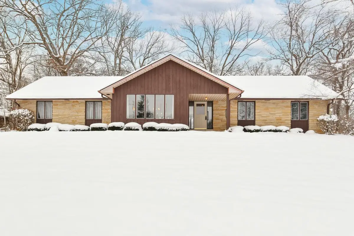 S40W26950 Oak Grove LANE, Waukesha, WI 53189 - Image #1