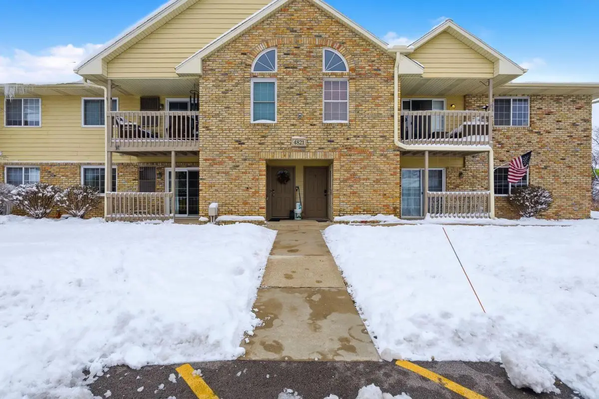 4821 Easy STREET #Unit 5, Hartland, WI 53029 - Image #1