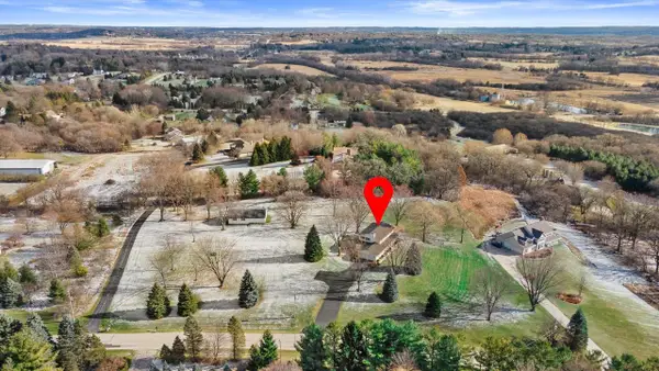 W300S3280 Snowdon DRIVE, Waukesha, WI 53189