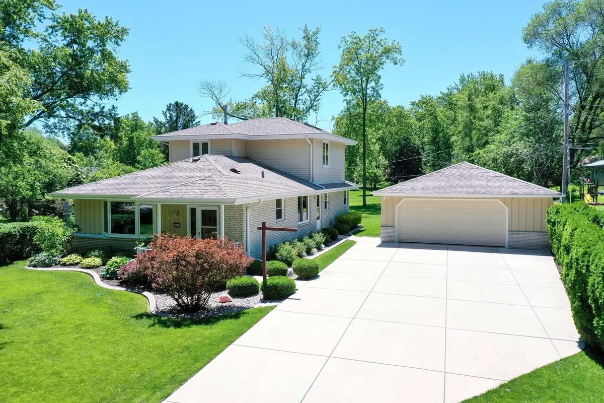 4111 W Grange AVENUE, Greenfield, WI 53221 - Image #1