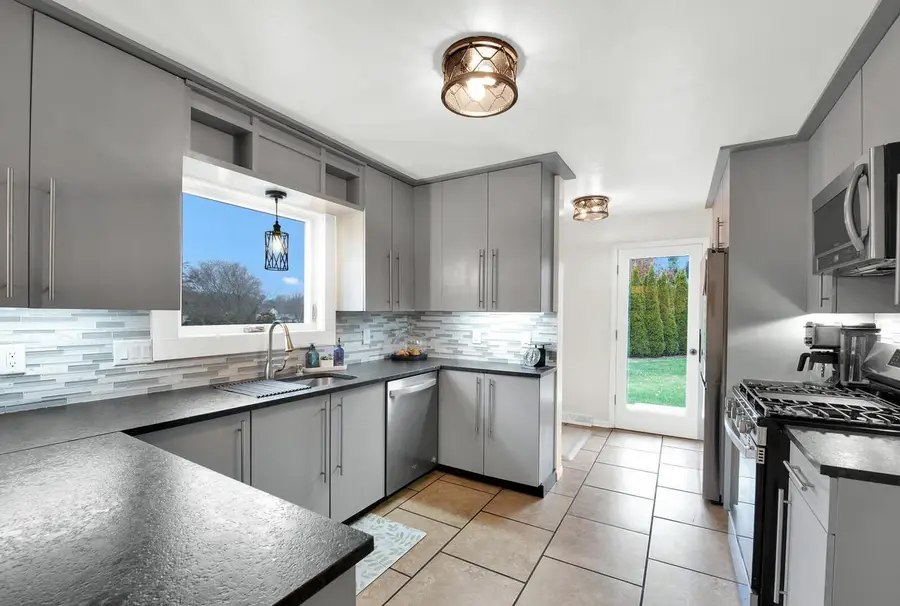 3106 Terrace High, Racine, WI 53406 - Image #2