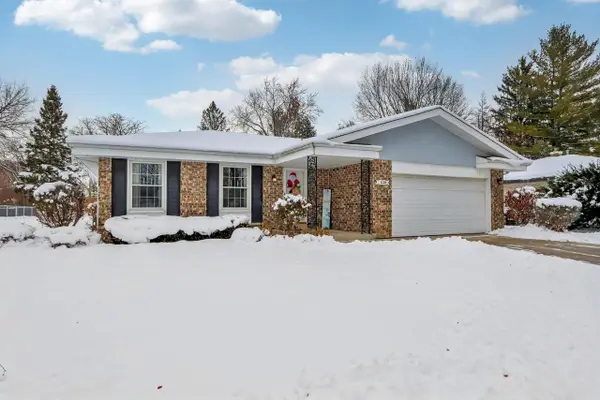 1120 Hemlock LANE, Waukesha, WI 53189