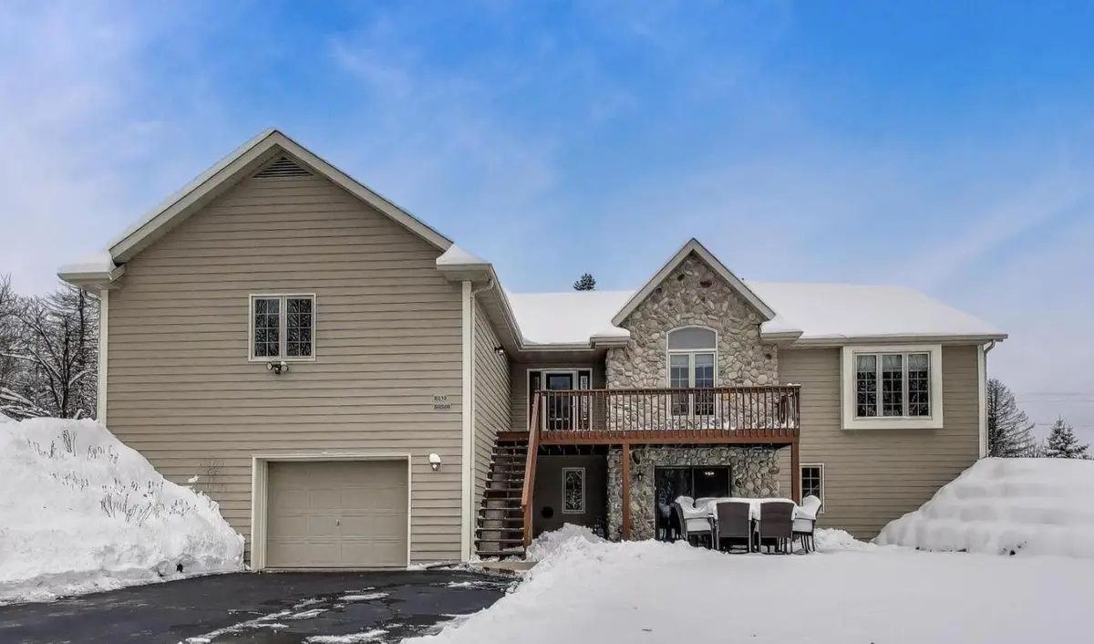 W312S8869 Cherokee PASS, Mukwonago, WI 53149 - Image #1