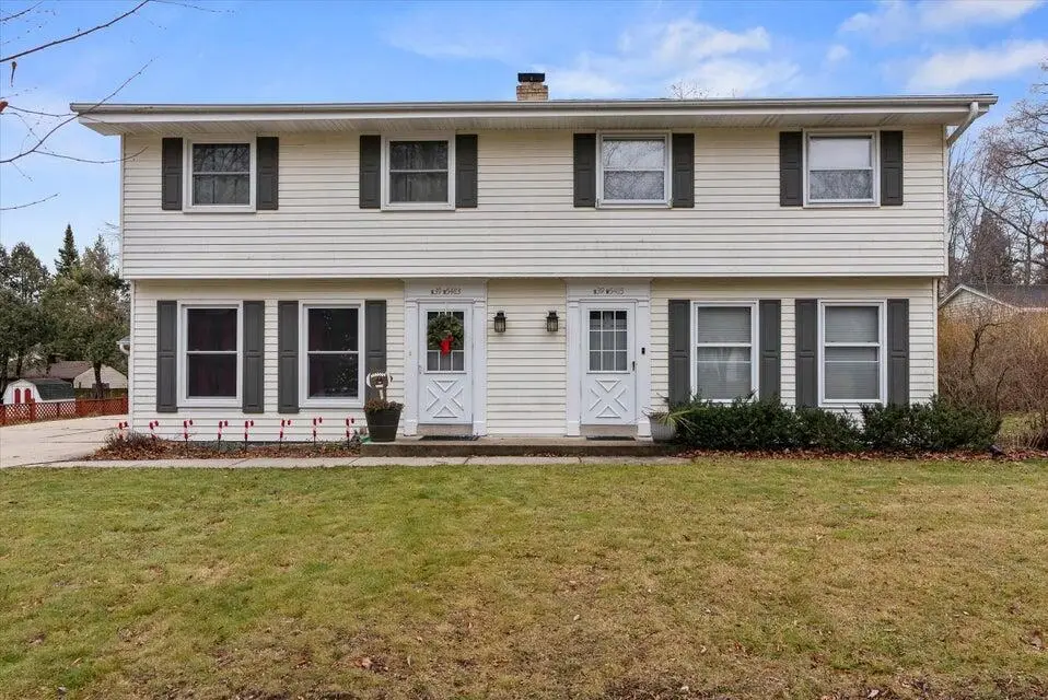 N39W5483 Wilshire DRIVE, Cedarburg, WI 53012 - Image #1