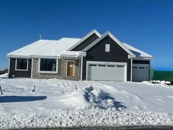 W251N2437 Valleyview CIRCLE, Pewaukee, WI 53072