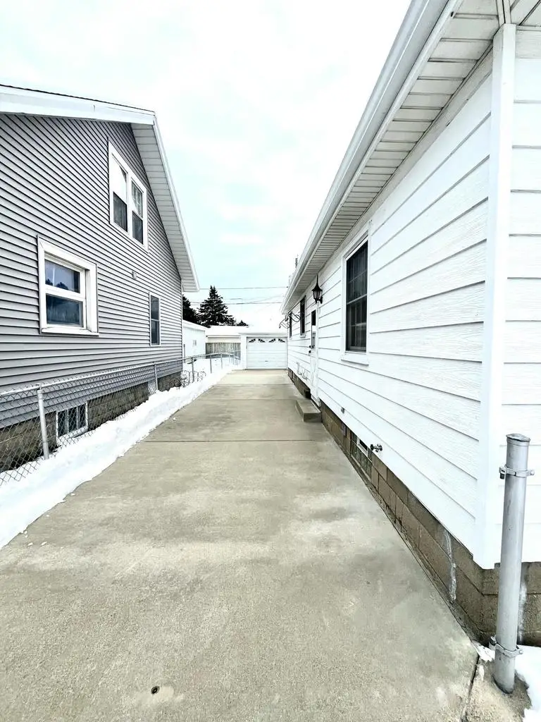 1531 Bryn Mawr AVENUE, Mount Pleasant, WI 53403 - Image #3