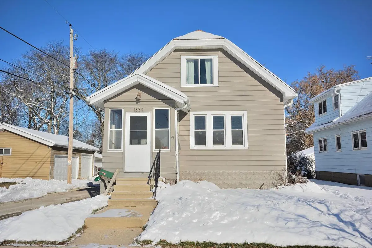 1634 Chestnut STREET, South Milwaukee, WI 53172 - #1