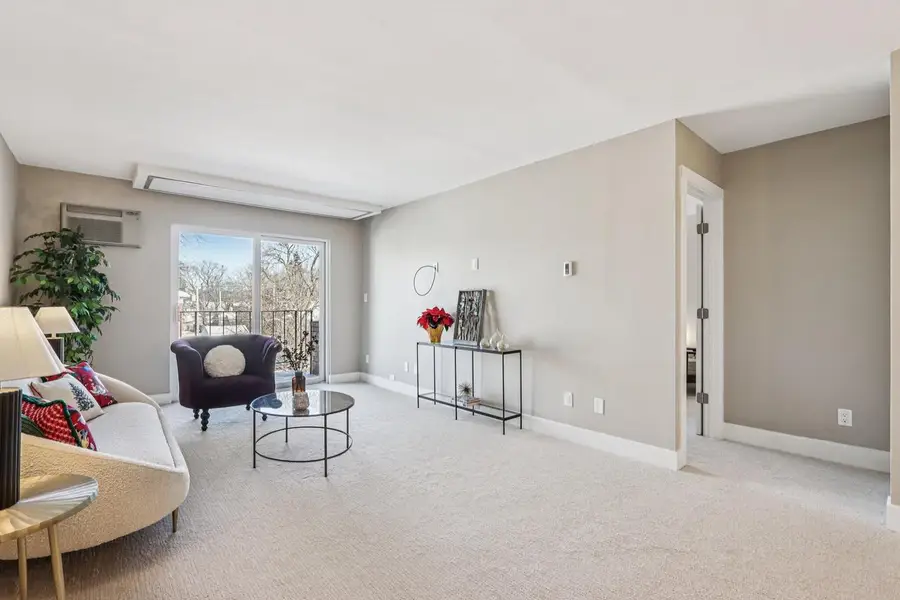 303 E Henry Clay STREET #306, Whitefish Bay, WI 53217 - Image #3