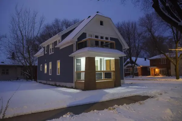 402 W Melvina STREET, Milwaukee, WI 53212