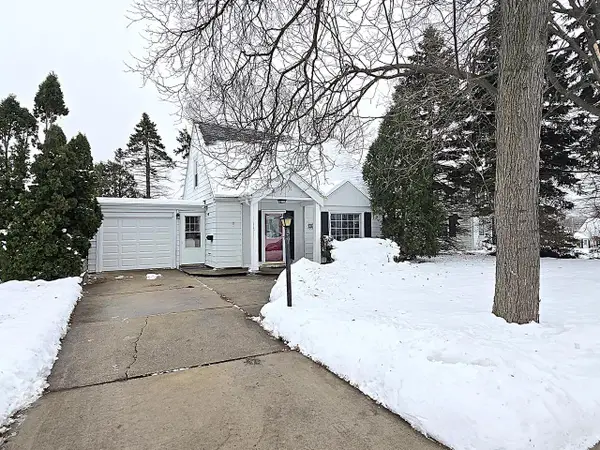 3656 S 46th PLACE, Greenfield, WI 53220