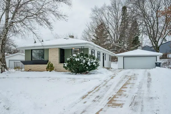 N84W18113 Imperial COURT, Menomonee Falls, WI 53051