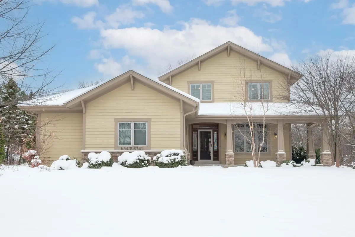 N54W16349 Westwind DRIVE, Menomonee Falls, WI 53051 - Image #1