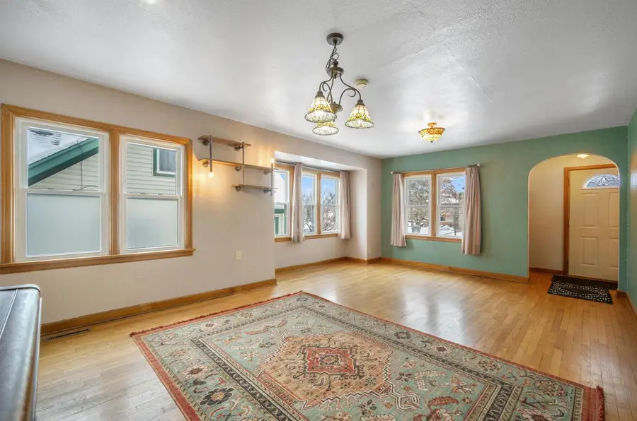 238 S Hartwell AVENUE, Waukesha, WI 53186 - Image #3