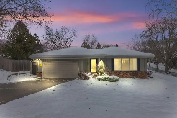 205 Crestwood DRIVE, Waukesha, WI 53188