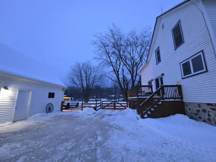 9014 North AVENUE, Cleveland, WI 53015 - Image #2