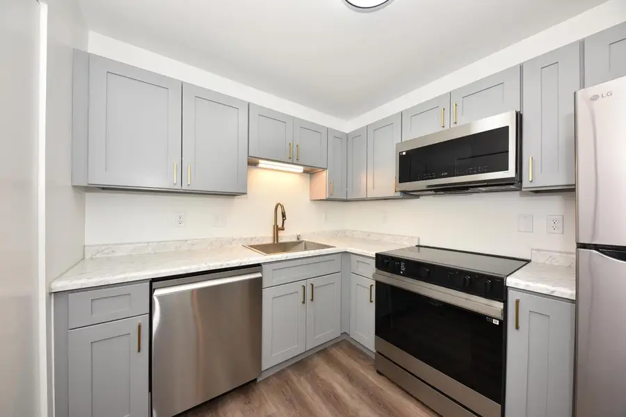 8605 N Servite DRIVE #105, Milwaukee, WI 53223 - Image #3