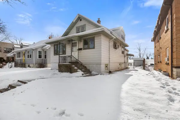 6221 W Fairview AVENUE, Milwaukee, WI 53213