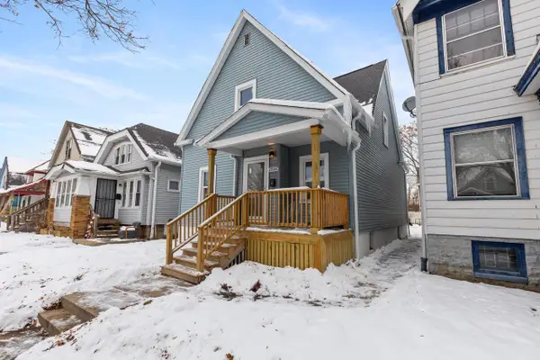 2908 W Clarke STREET, Milwaukee, WI 53210