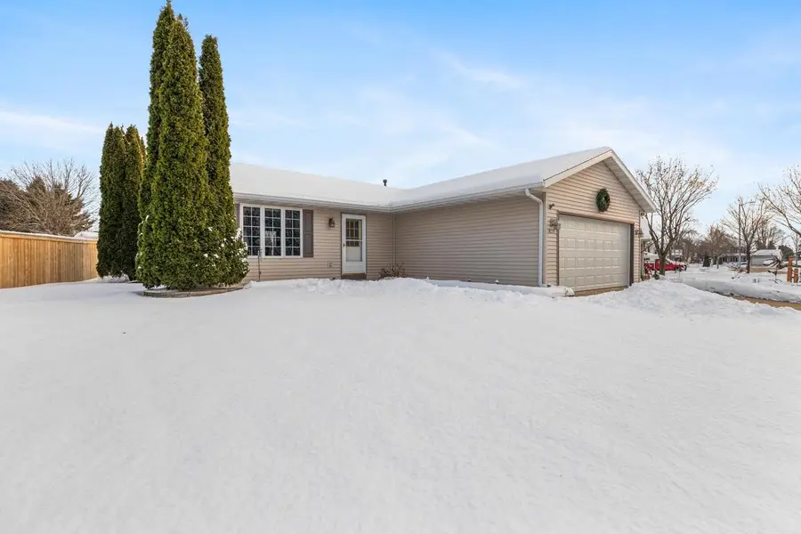 1580 Foxtail DRIVE, Hartford, WI 53027 - Image #2