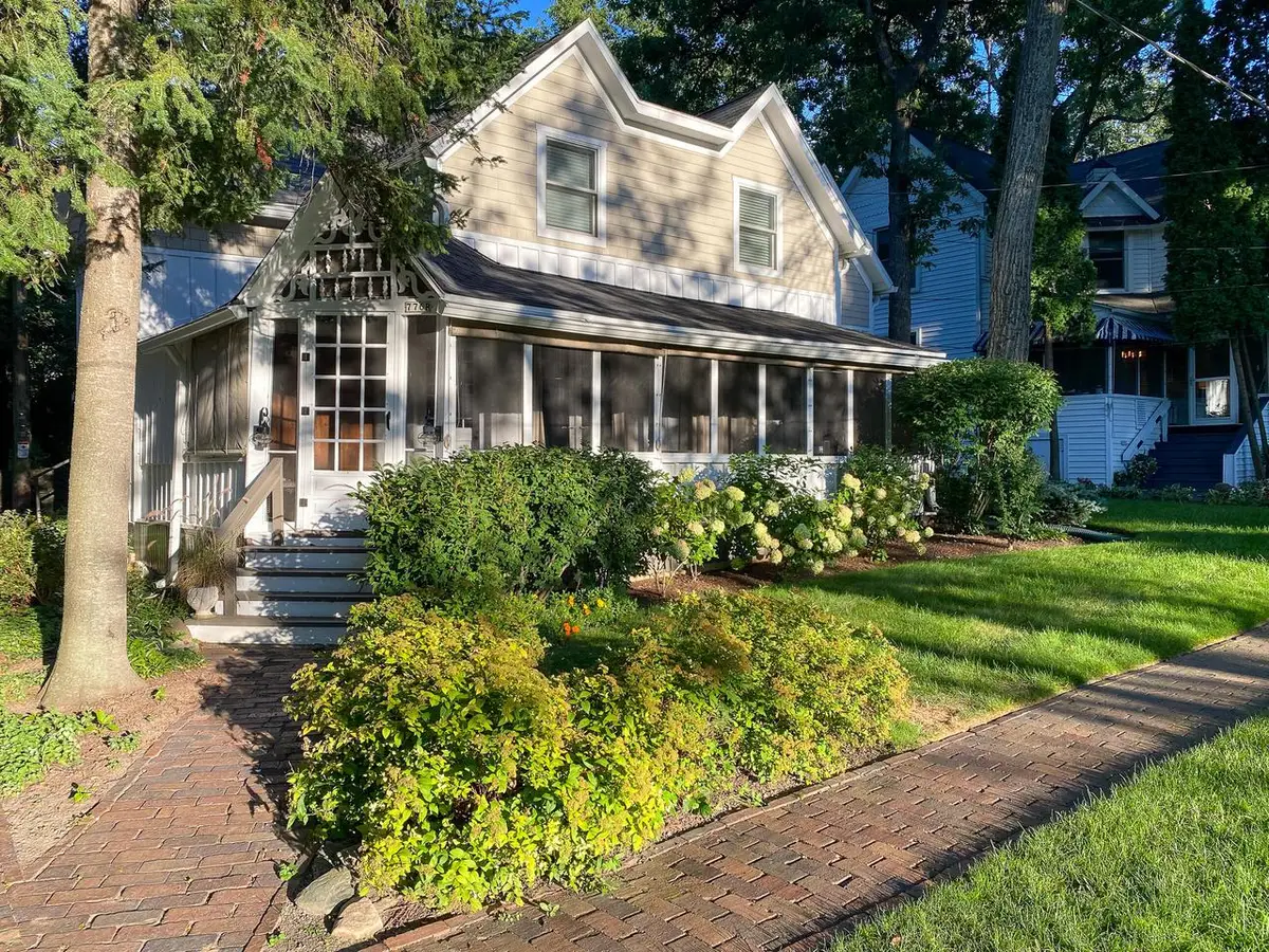 776 S Lakeshore DRIVE #R, Fontana, WI 53125 - Image #1