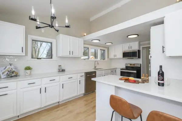 14225 Forest View LANE, Brookfield, WI 53005