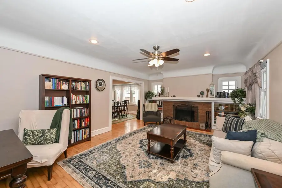 2804 N Grant BOULEVARD, Milwaukee, WI 53210 - Image #2