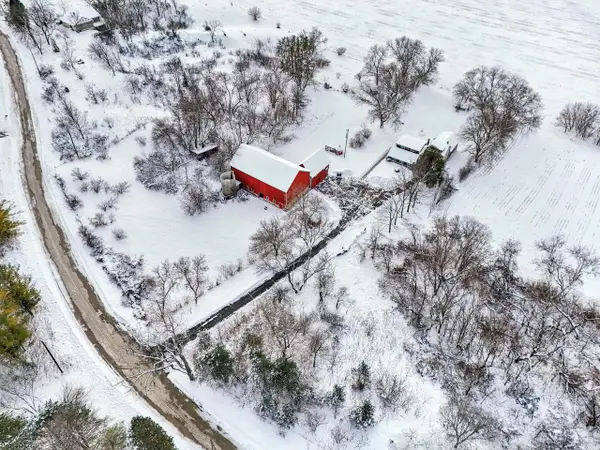 6273 Pleasant Hill DRIVE, West Bend, WI 53095