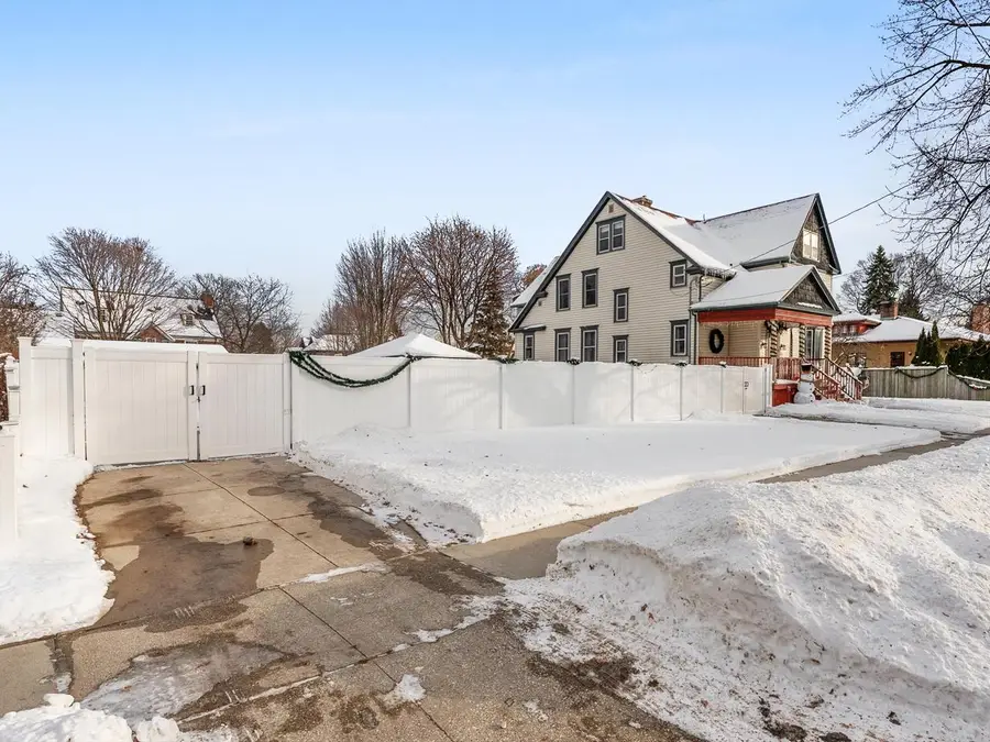 711 N 10th STREET, Manitowoc, WI 54220 - Image #3