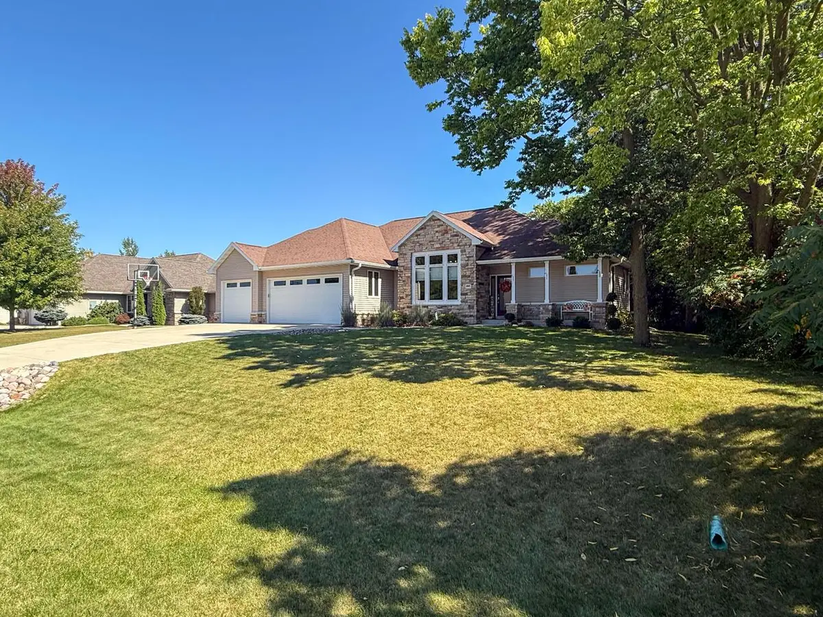 485 Whispering Springs DRIVE, Fond Du Lac, WI 54937 - #1