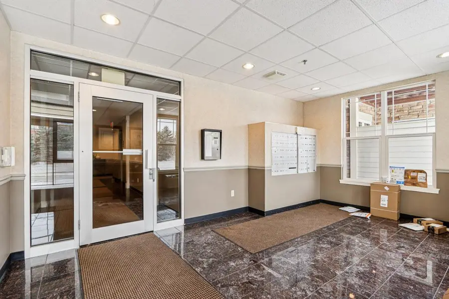 6995 S Riverwood BOULEVARD #A05, Franklin, WI 53132 - Image #3