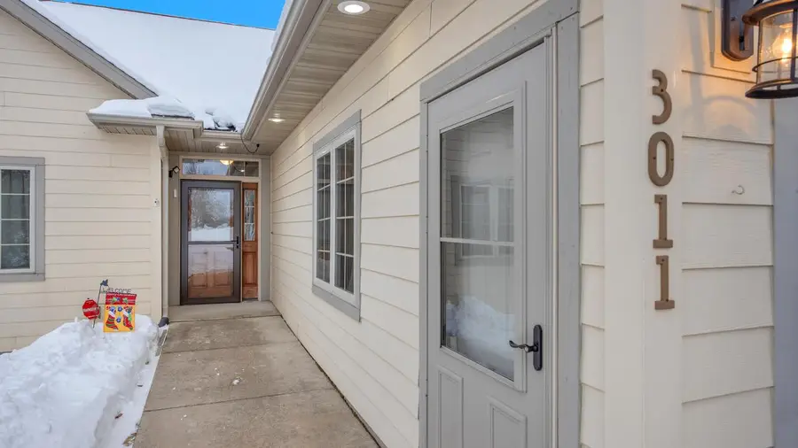 3011 Rolling Hills DRIVE, Manitowoc, WI 54220 - Image #3