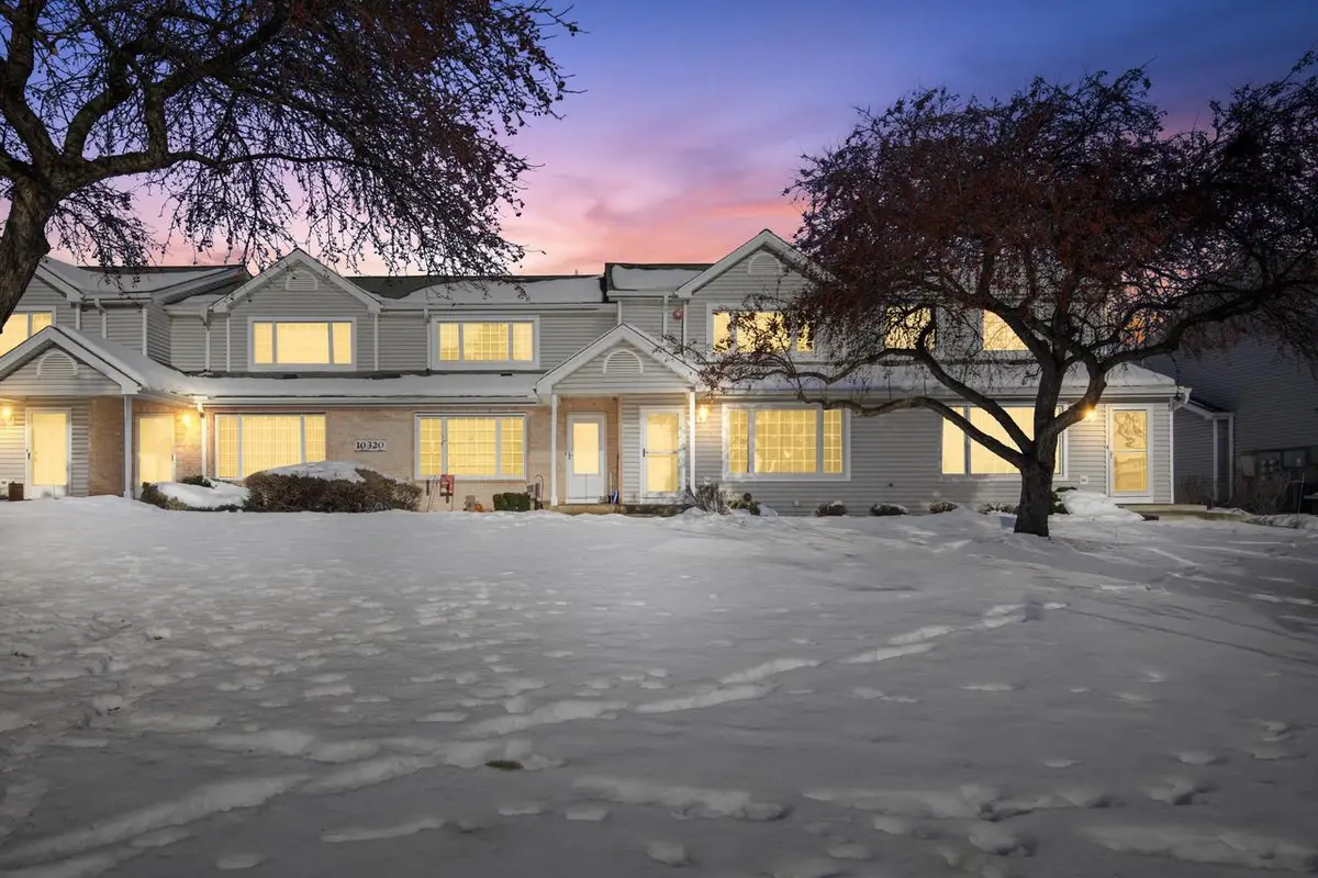 10320 W Whitnall Edge CIRCLE #A, Franklin, WI 53132 - Image #1