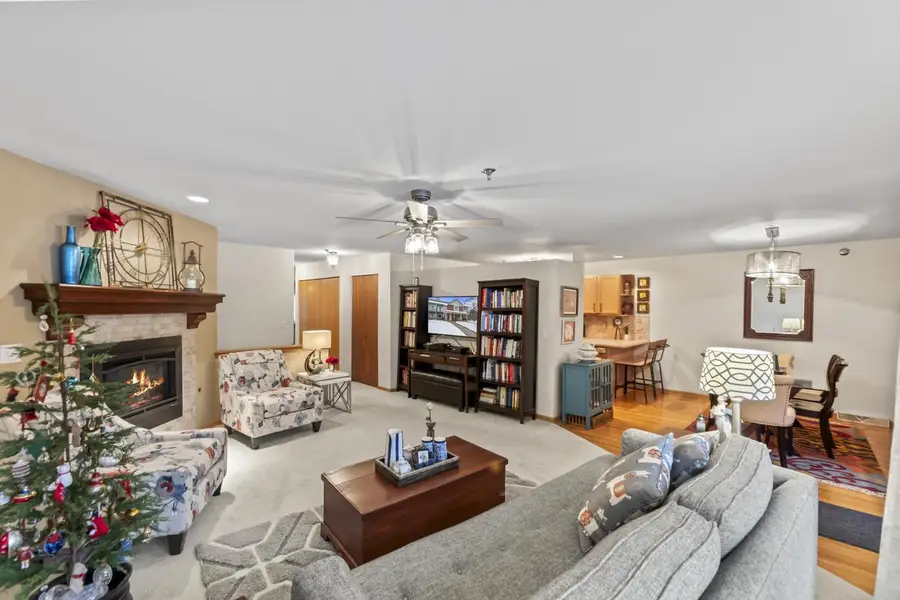 18950 Toldt Woods DRIVE #20, Brookfield, WI 53045 - Image #3