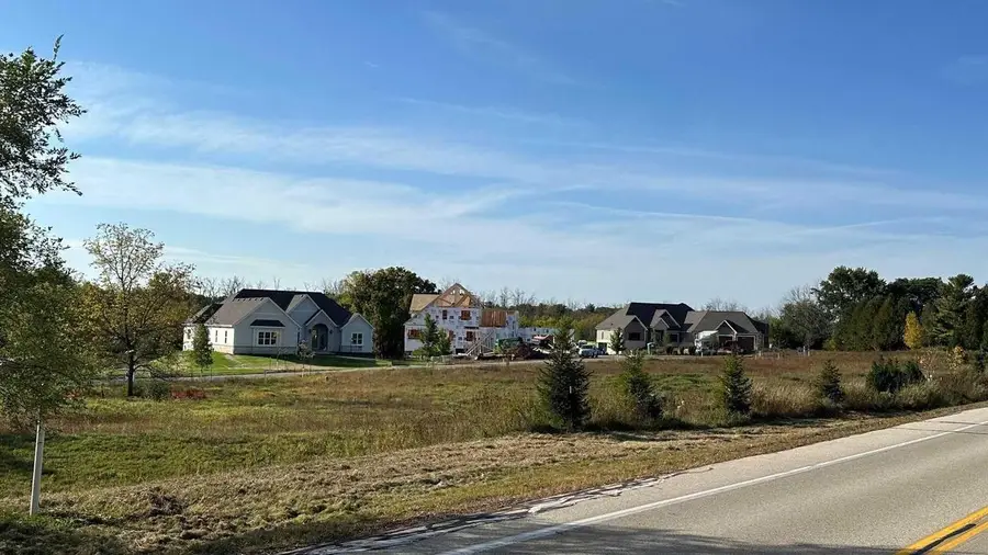 3620 W CLUB CIRCLE, Mequon, WI 53092 - #3