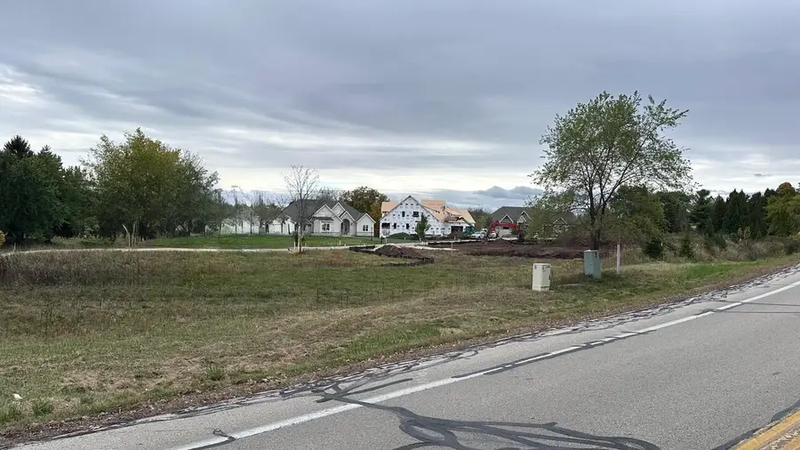 3720 W CLUB CIRCLE, Mequon, WI 53092 - #3