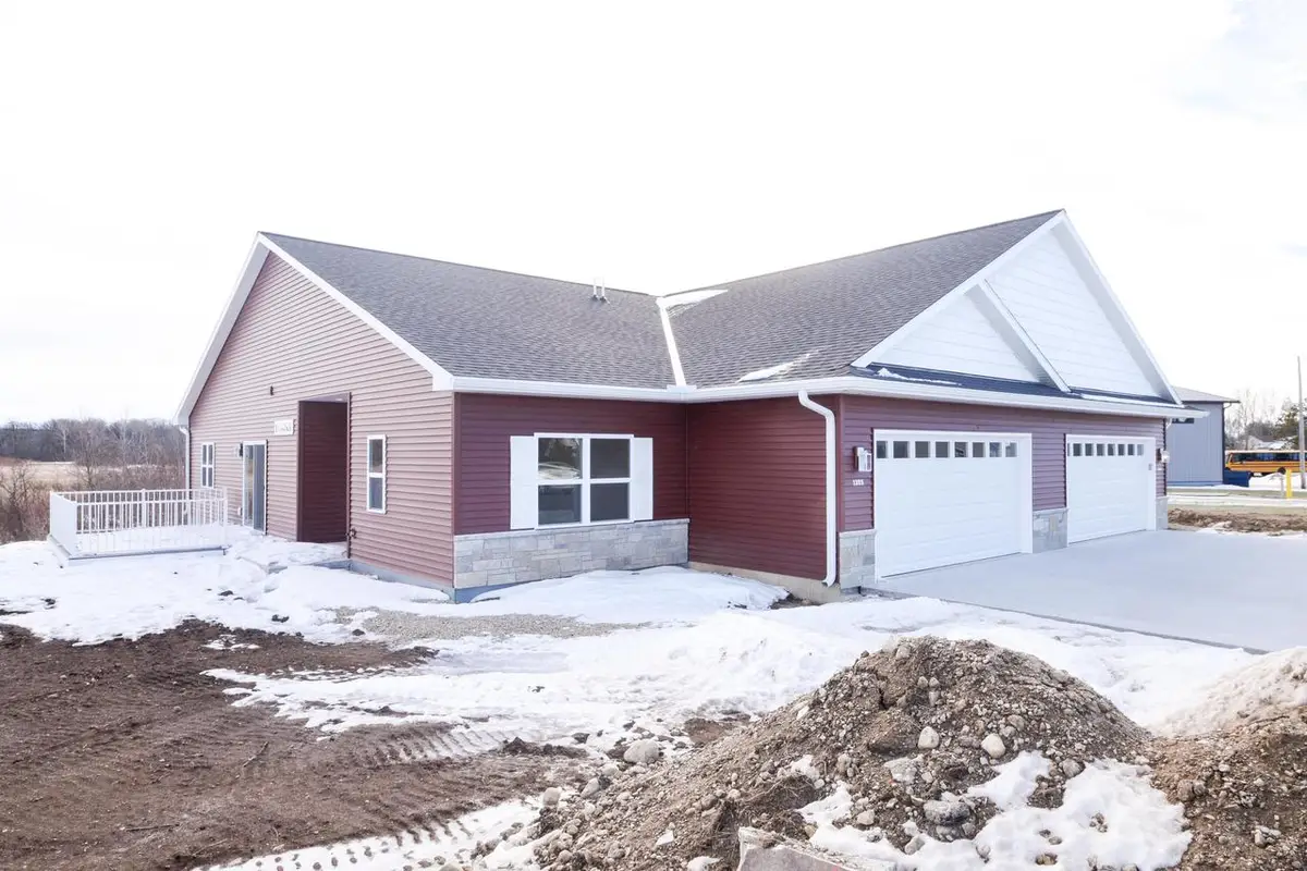 1322 Kettle DRIVE, Kewaskum, WI 53040 - #1
