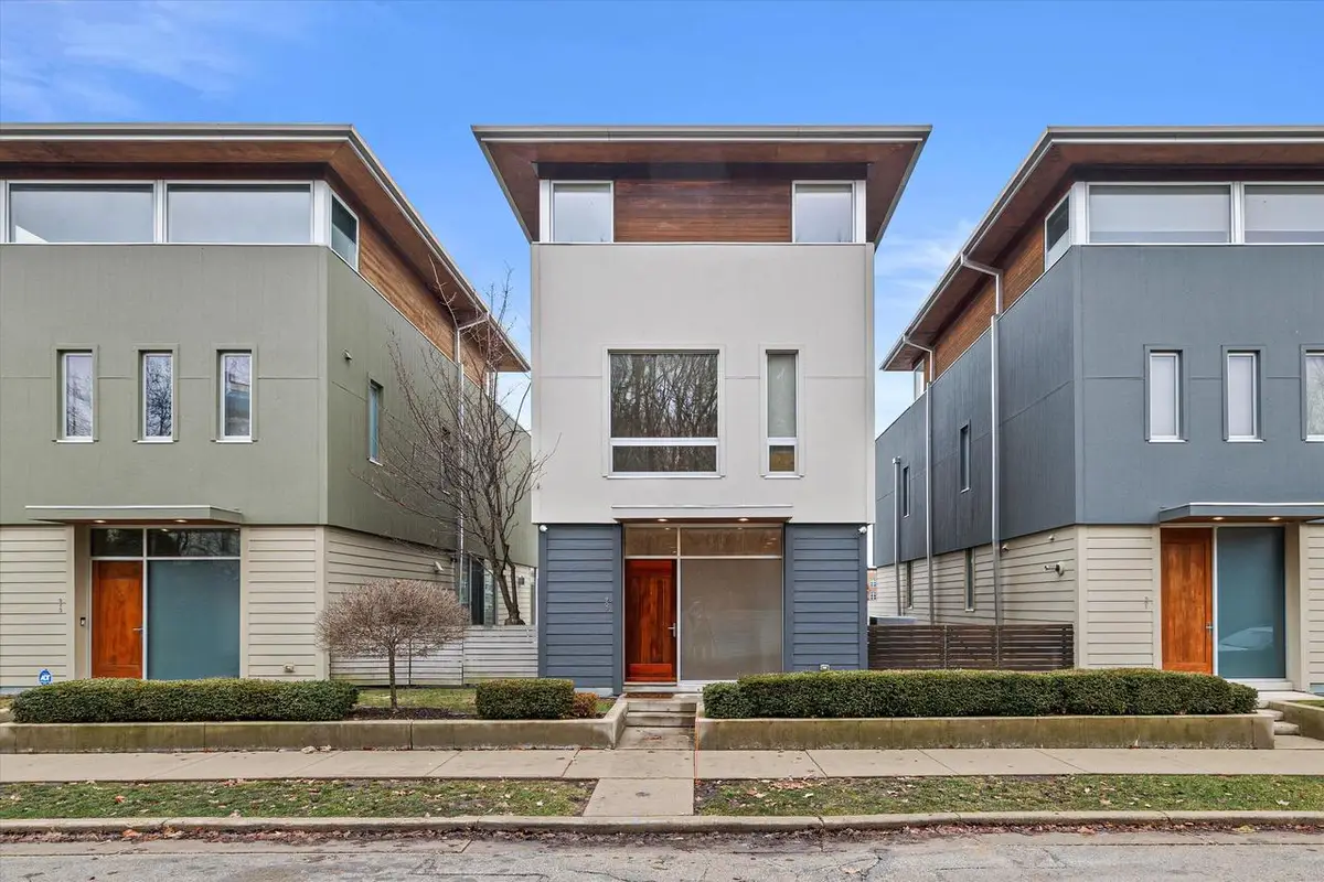 907 E Reservoir AVENUE, Milwaukee, WI 53212 - #1