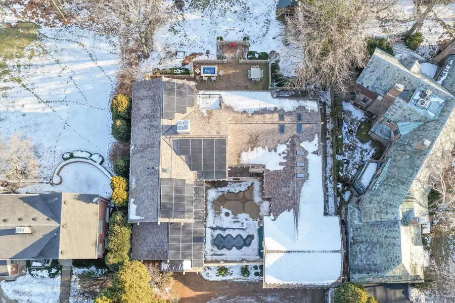 4686 N Lake DRIVE, Whitefish Bay, WI 53211 - Image #2