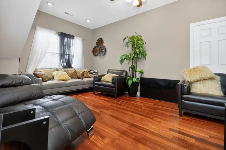 1052 Stratford COURT #201, Racine, WI 53406 - Image #3