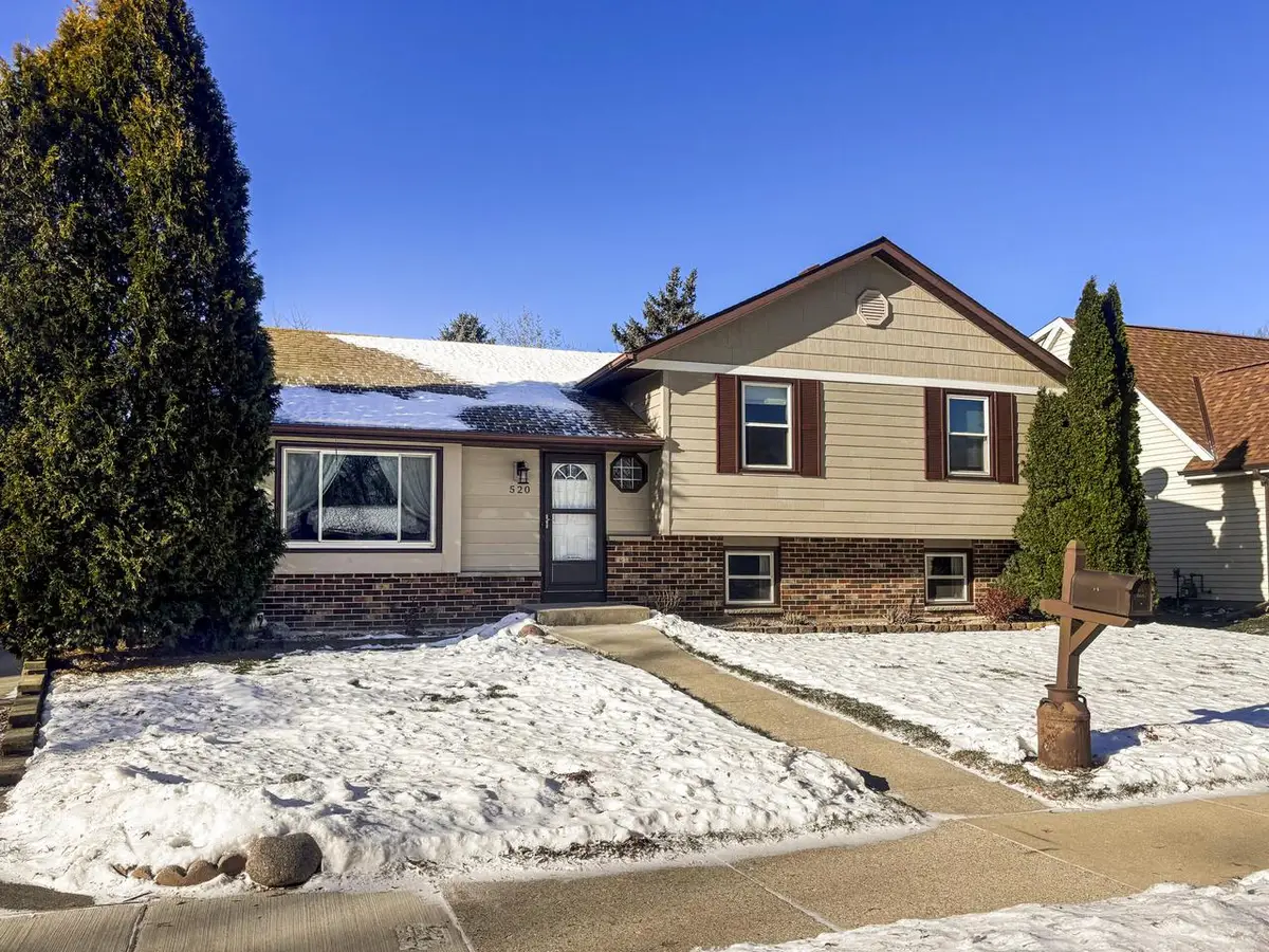 520 Greenmeadow DRIVE, Waukesha, WI 53188 - #1