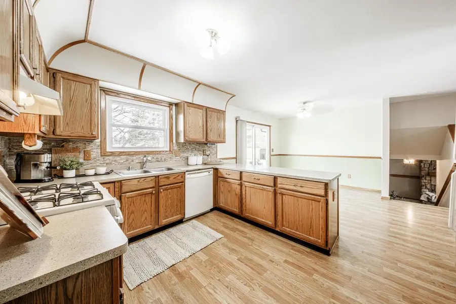 520 Greenmeadow DRIVE, Waukesha, WI 53188 - #3