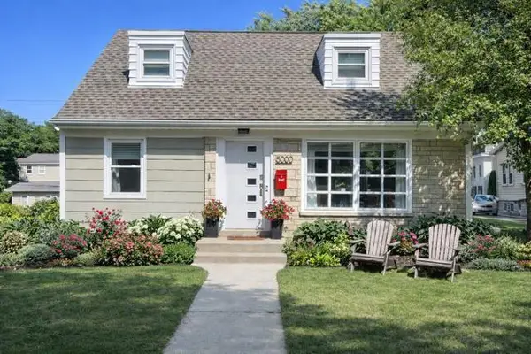 5000 N Shoreland AVENUE, Whitefish Bay, WI 53217