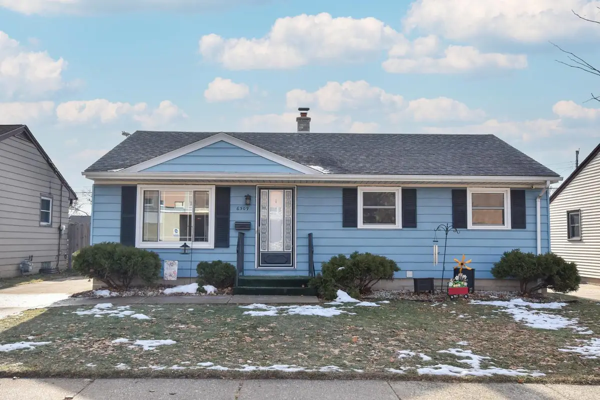 6509 W Warnimont AVENUE, Milwaukee, WI 53220 - #1