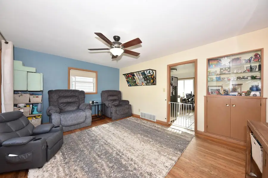 6509 W Warnimont AVENUE, Milwaukee, WI 53220 - #2