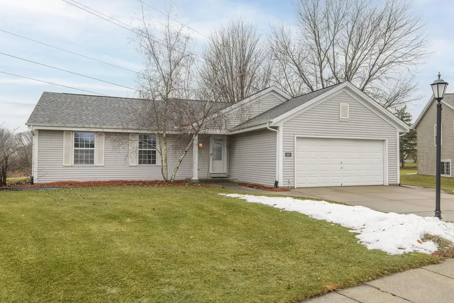 1910 Crossbow COURT, Waukesha, WI 53186 - Image #2