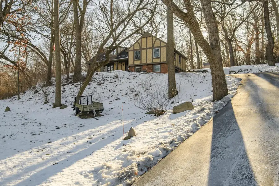 S94W23205 Meadow View LANE, Big Bend, WI 53103 - Image #2