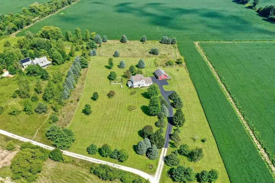 W334N7700 Stone Bank ROAD, Oconomowoc, WI 53066 - Image #2